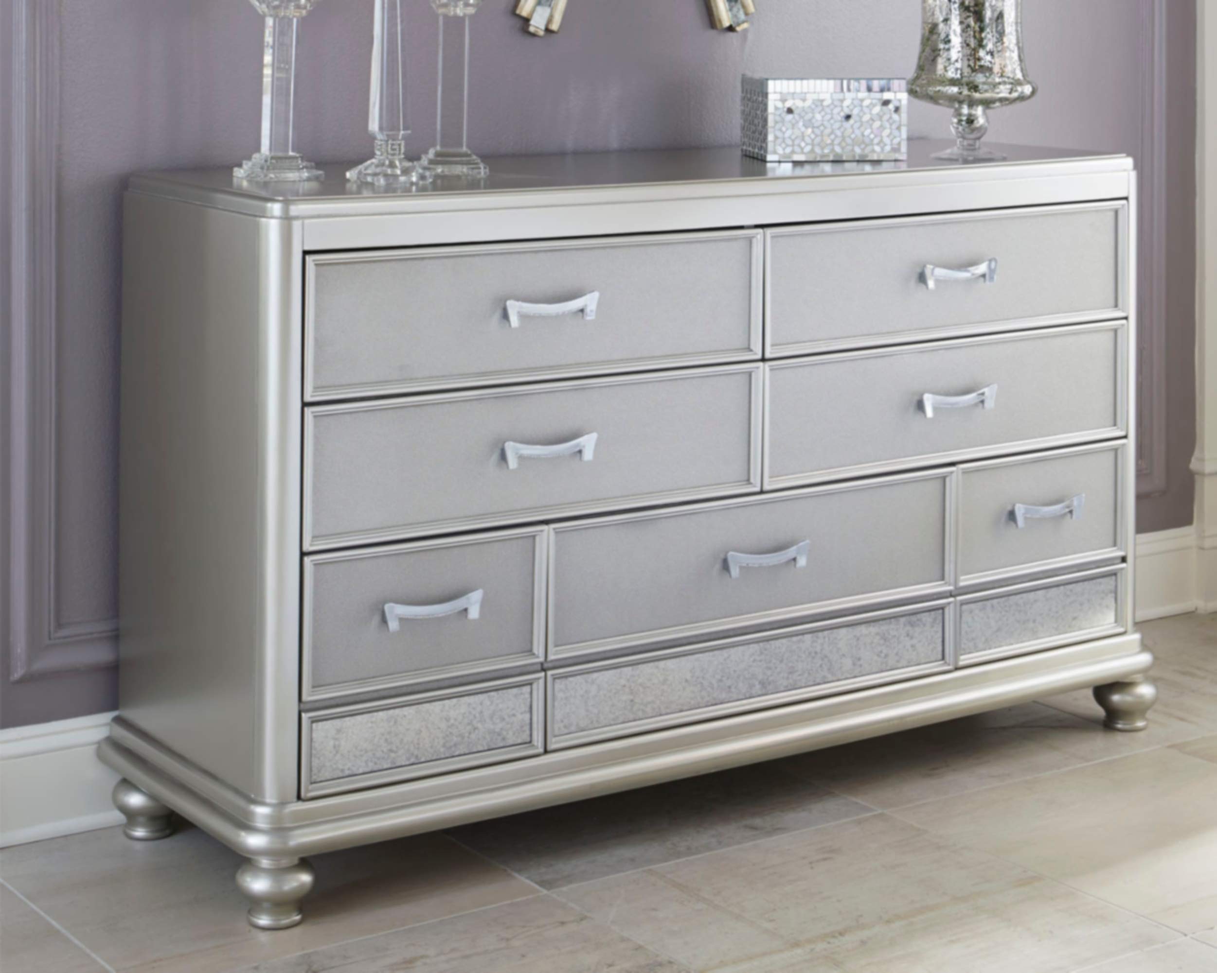 Amazon｜Ashley Furniture Coralayne 引き出しドレッサー 7個 シルバー